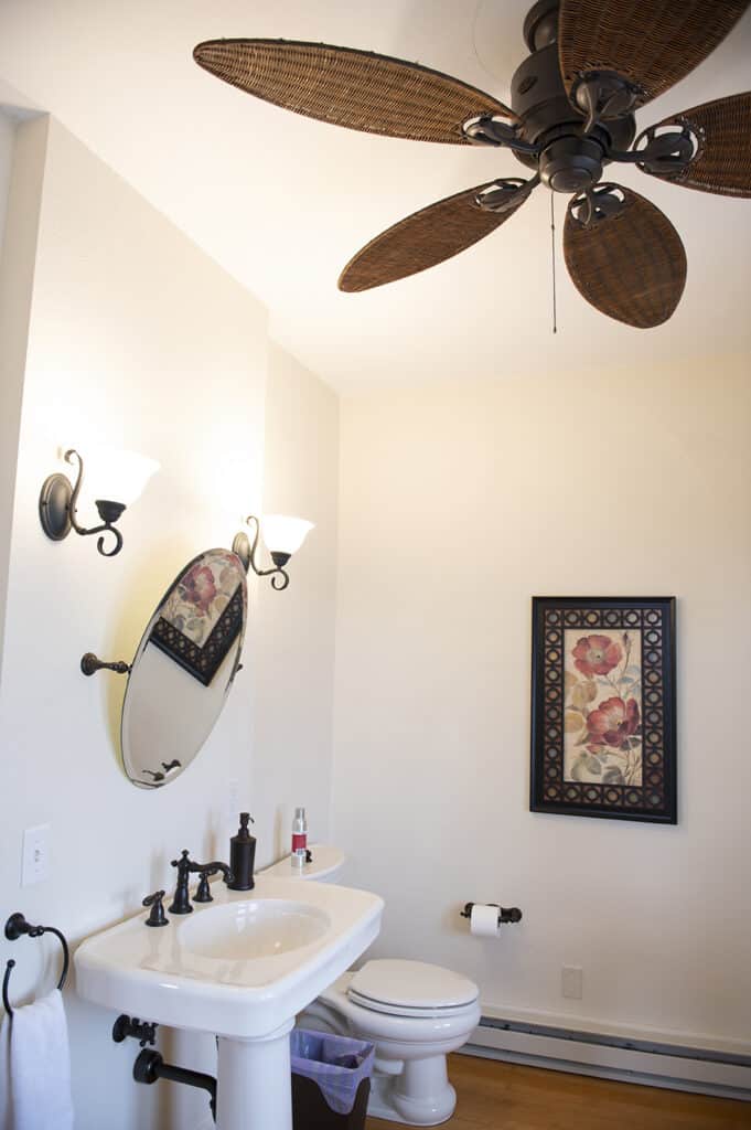 Sunroom Bathrom in Vacation Home Rental