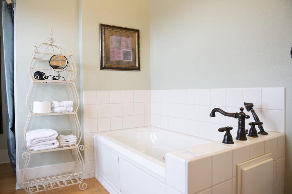 The Victoria Room Tub in Vacation Home Rental